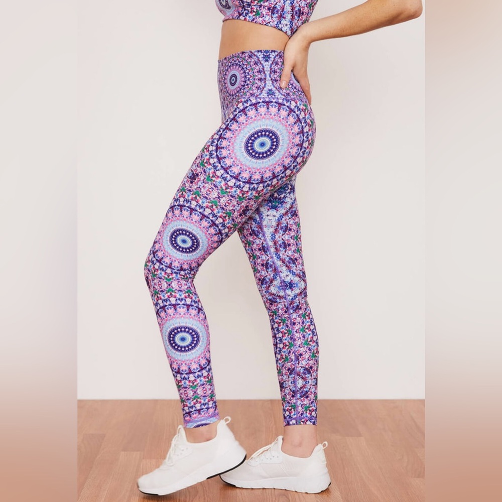 Wolven Chakra leggings- Medium